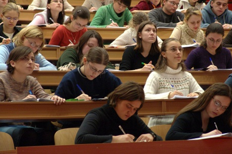 20 éven belül kell ledolgozni a hallgatóknak az állami éveket