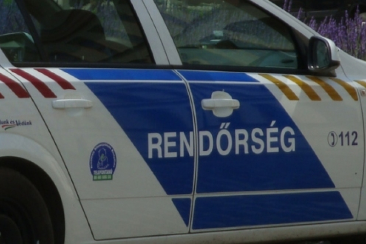 Féltékenységből eltörte vetélytársa orrát