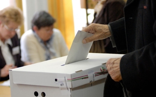 Hat településen tartanak ma időközi önkormányzati választást