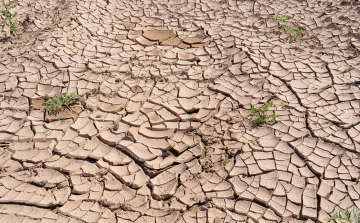 Meteorológia: áprilisban a megszokott mennyiségnek csak az egytizede esett
