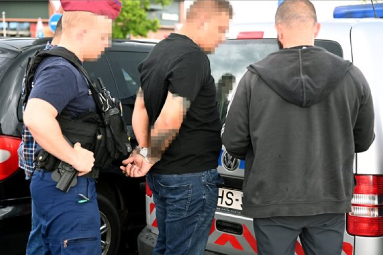 Jelentős mennyiségű kábítószer volt a Győr vármegyében elfogott dílereknél