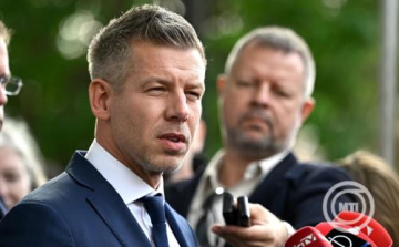 Magyar Péter: Gulyás Gergely és Rétvári Bence jogászkodni próbáltak, de nem értenek a dologhoz