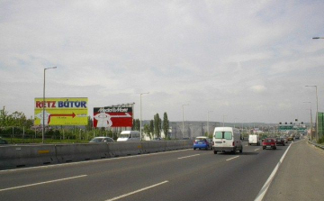 Jövő év végéig maradhatnak reklámtáblák a főutak mellett