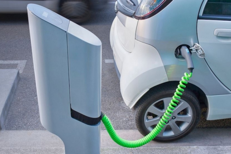 Spanyolországban 50 százalékkal több elektromos autót adtak el tavaly