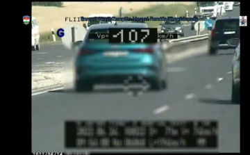 A gyorshajtás buktatta le az ittas sofőrt - videó