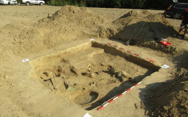 Római kori kocsisírra bukkantak Baranyában