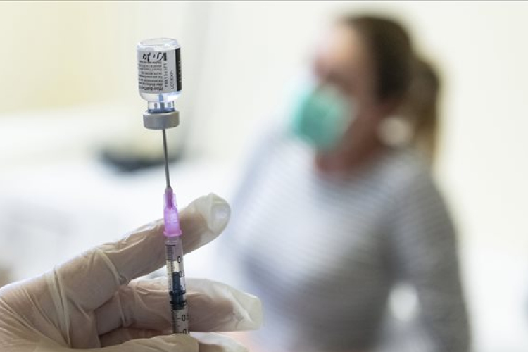 Új oltási rendszerrel gyorsítanák fel a kampányt Szlovéniában
