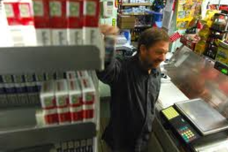 Tömegek akarnak dohányboltot nyitni