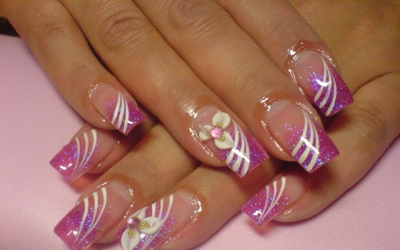 Rákot okozhat a zselés műköröm UV-fényes kezelése