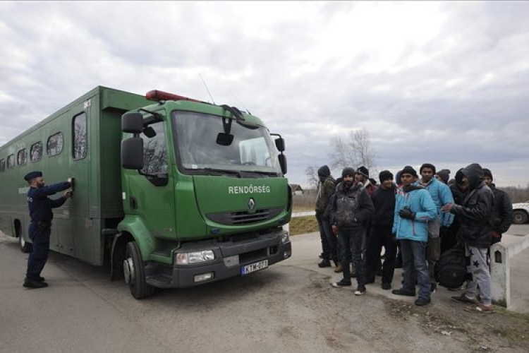 Illegális bevándorlás – egyre több a rongáló határsértő a magyar határnál