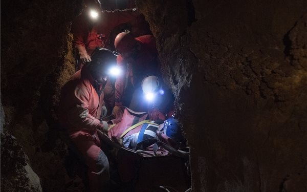 Súlyosan megsérült egy barlangtúrázó a Ferenc-hegyi-barlangban