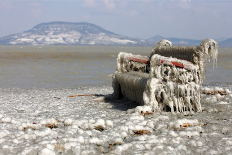 Jég borít mindent a Balaton déli partján