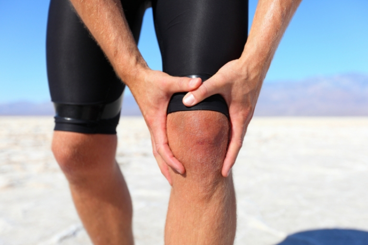 Mozgassuk vagy pihentessük a fájós térdet?