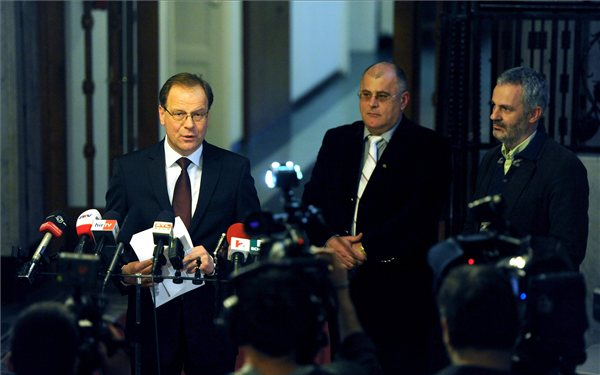 Tobin-ügy - Navracsics: a leányfalui gázoló kész letölteni büntetését